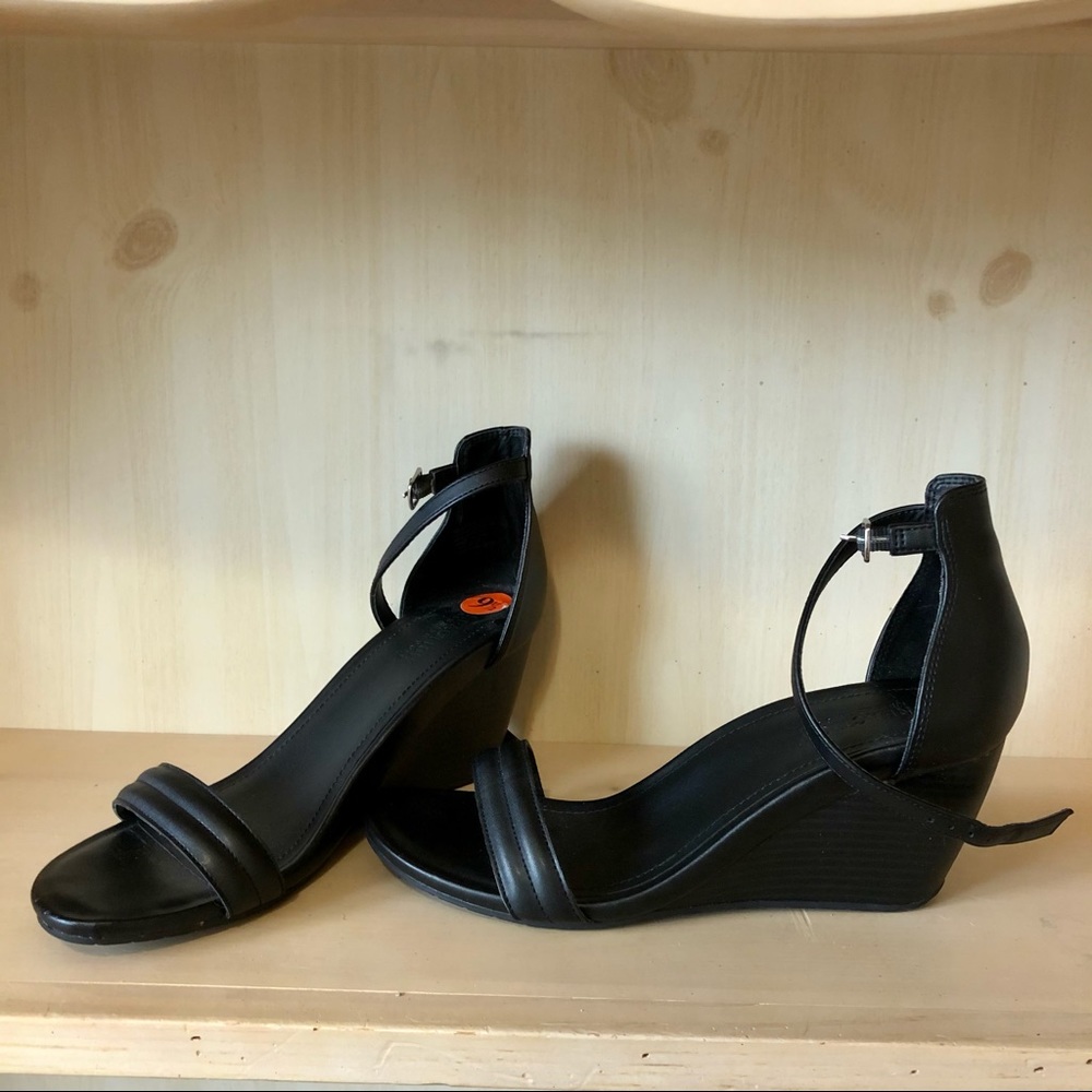 NWOT black open toed wedge heels
